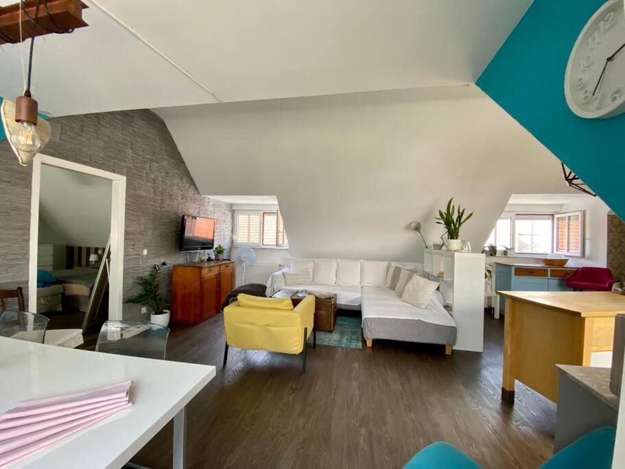 Light Flow Stylish Attic House. M. Balcony * Rastatt